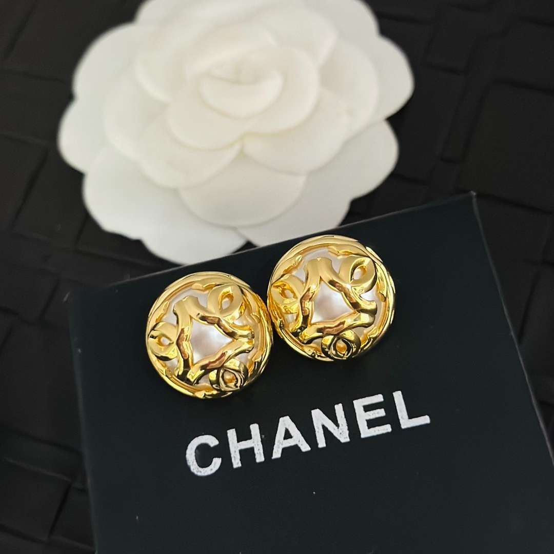 Ch**el Double C-Shaped Round Pearl Earrings Gold For Women