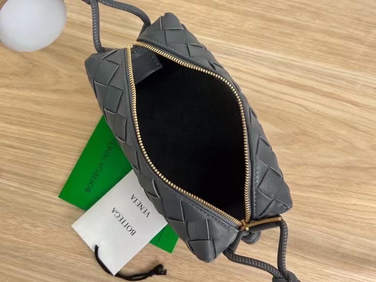 B0tt*ga Ven*ta Mini Loop Camera Bag Grey For Women 17cm / 6.7in 680254V1G111233