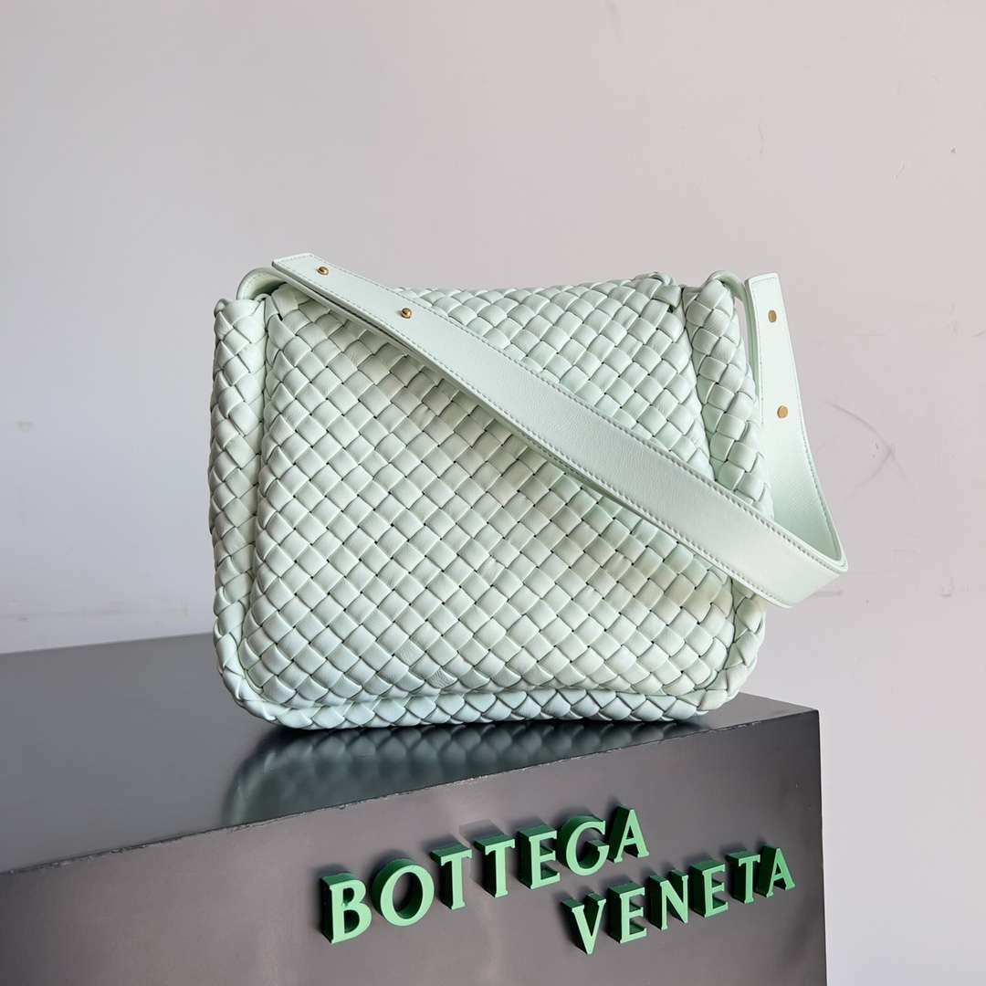 B0tt*ga Ven*ta Small Cobble Shoulder Bag White For Women 26cm / 12in 755109V3A513902