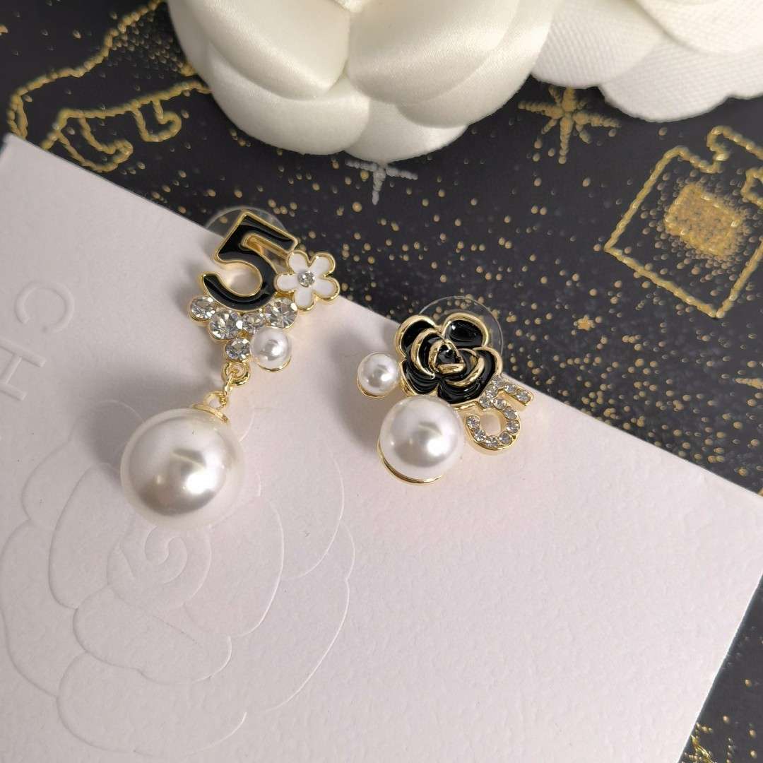 Ch**el Flower Pearl Earrings White For Women