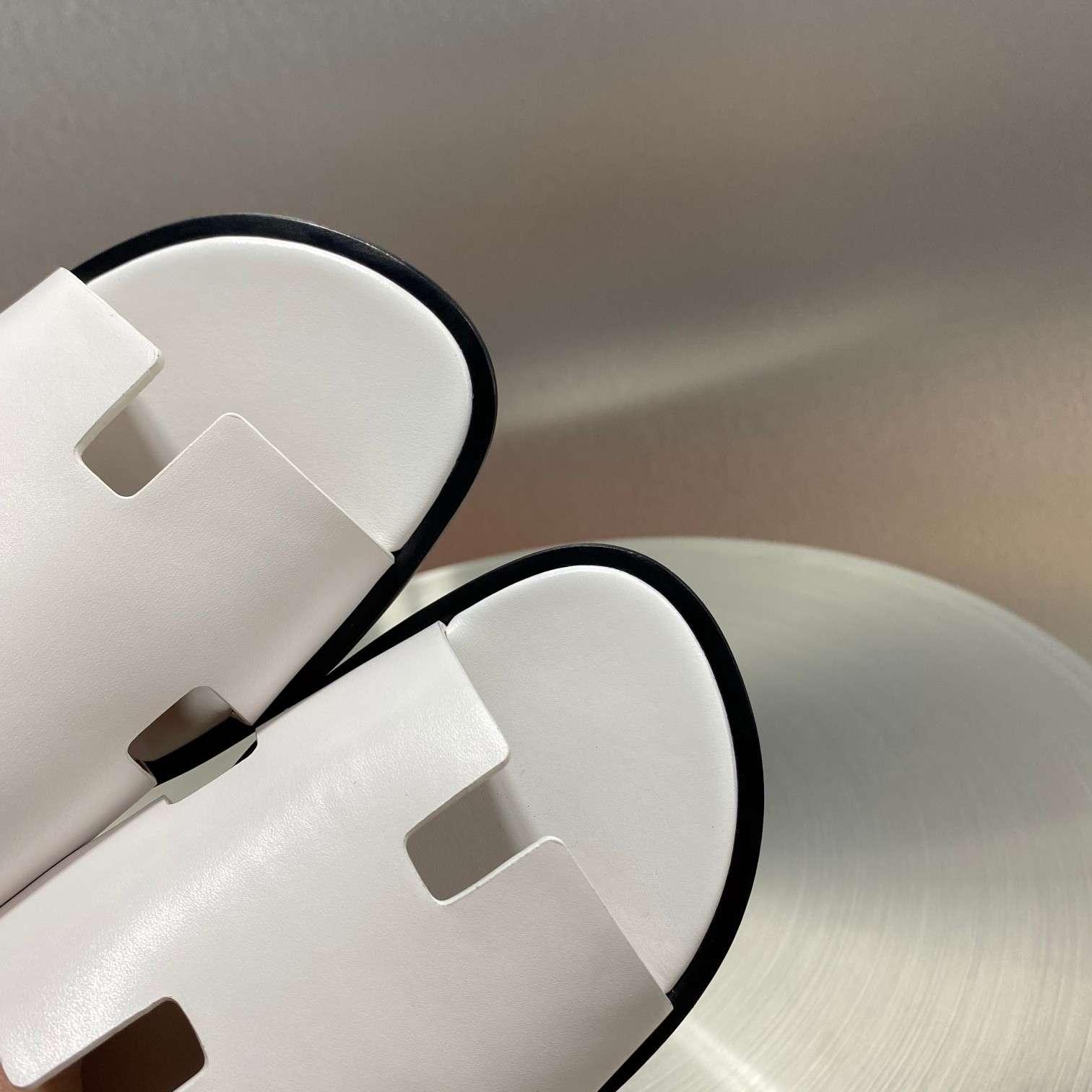 H**me5 Oran Sandal White For Men