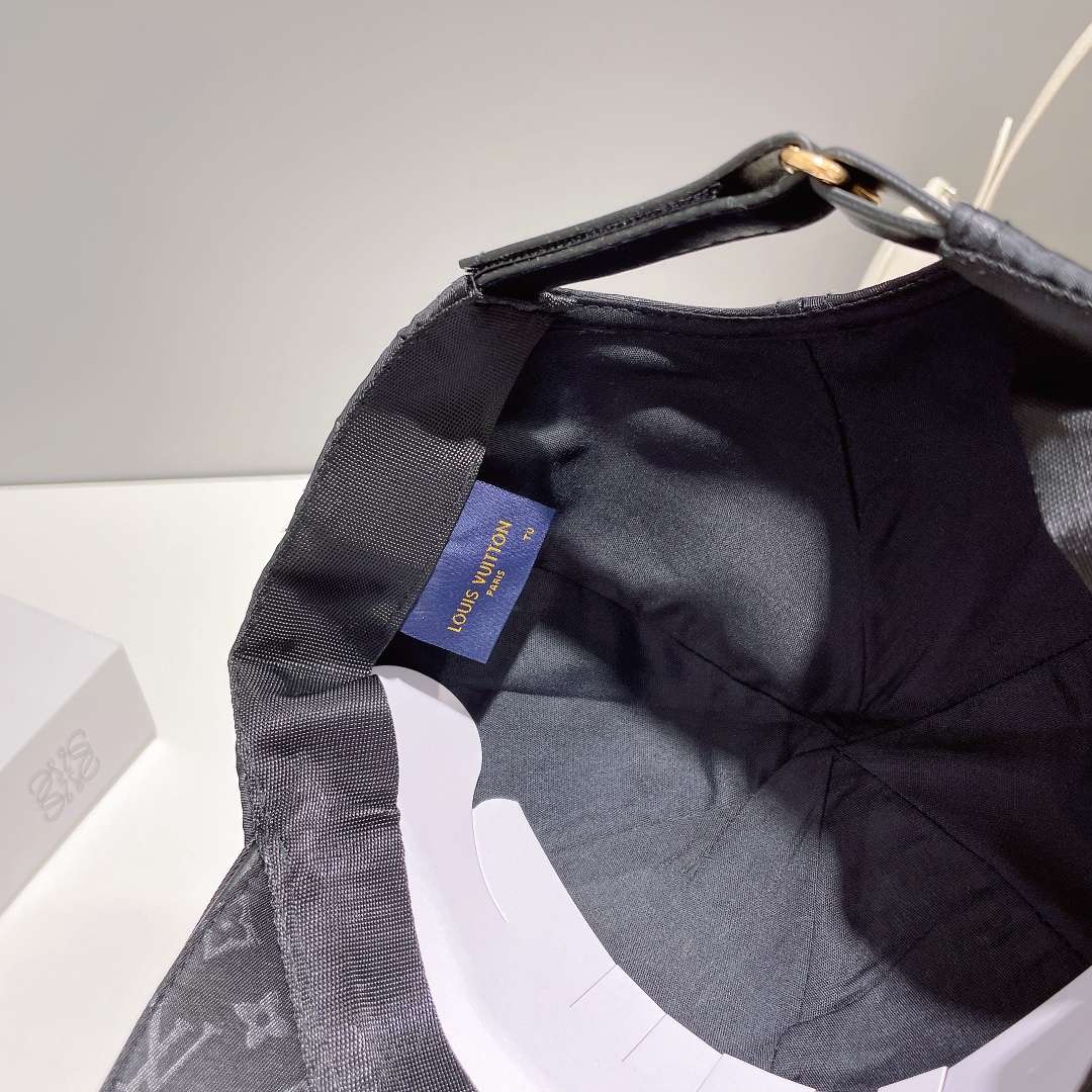 L0vis Vvtt0n Iconic Cap Black For Men