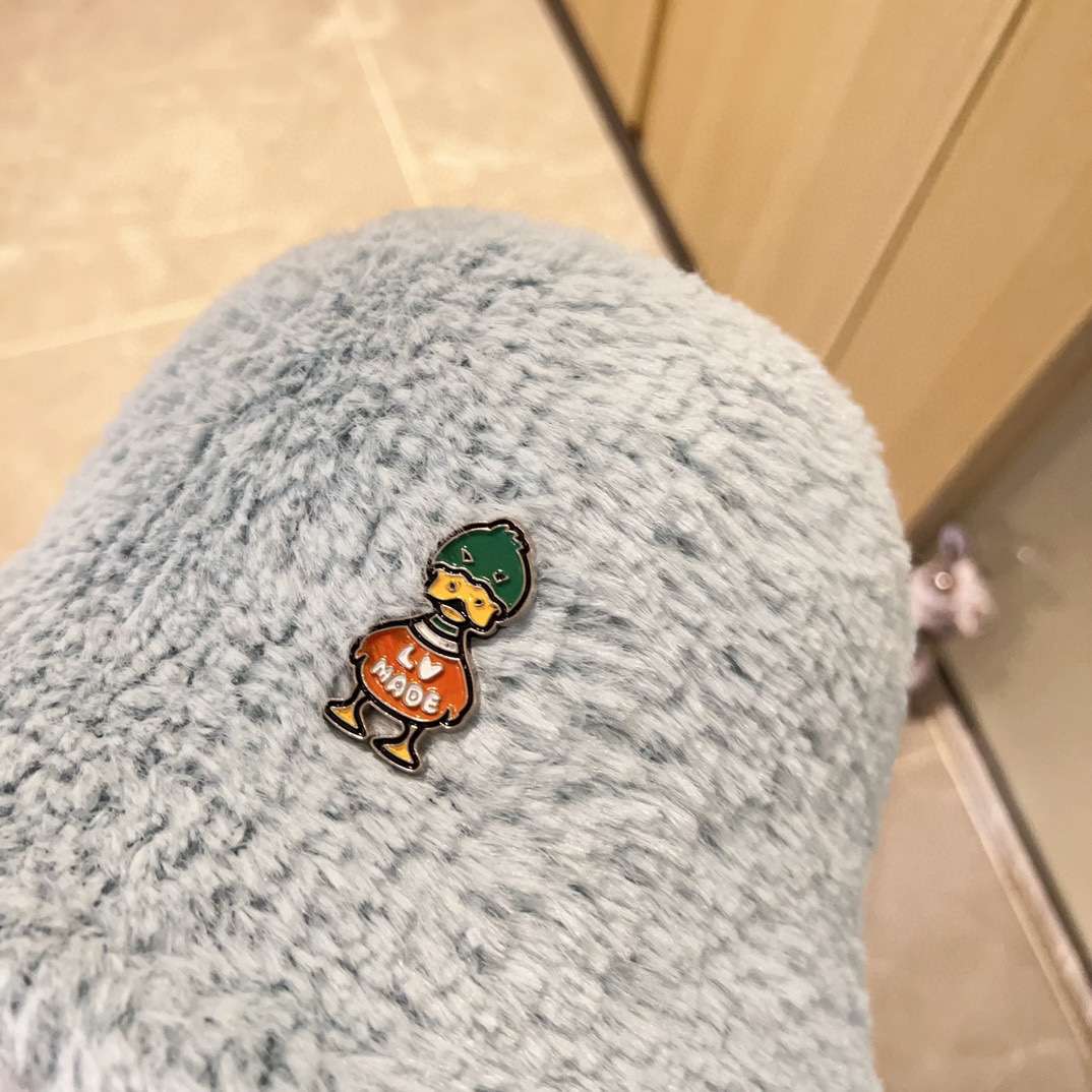 L0vis Vvtt0n Duck Beanie LV Light Blue For Women