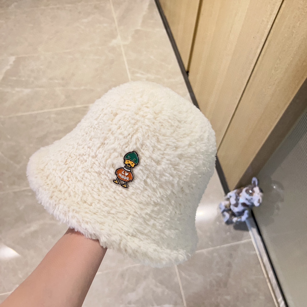 L0vis Vvtt0n Duck Beanie LV White For Women