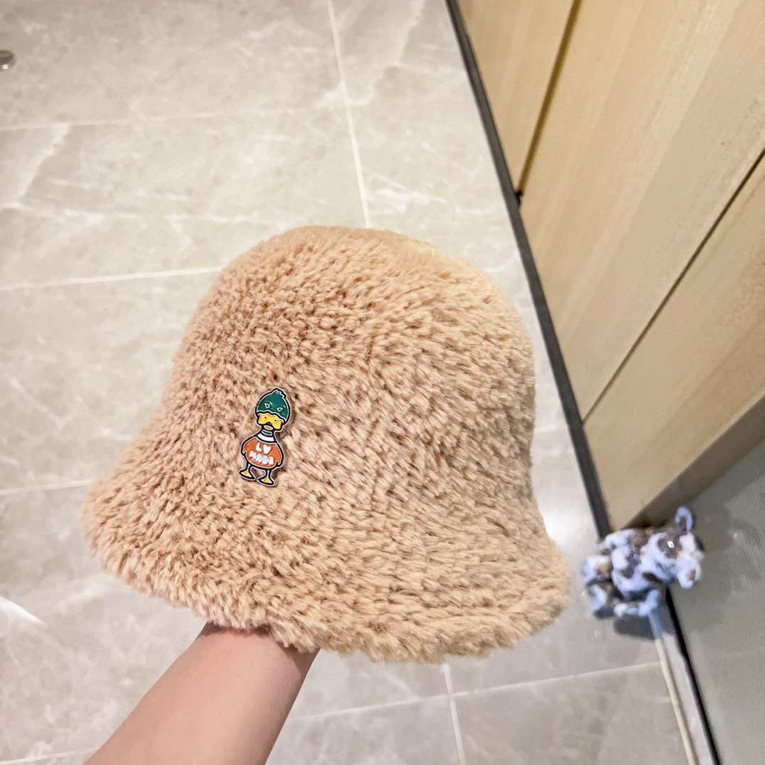 L0vis Vvtt0n Duck Beanie LV Beige For Women