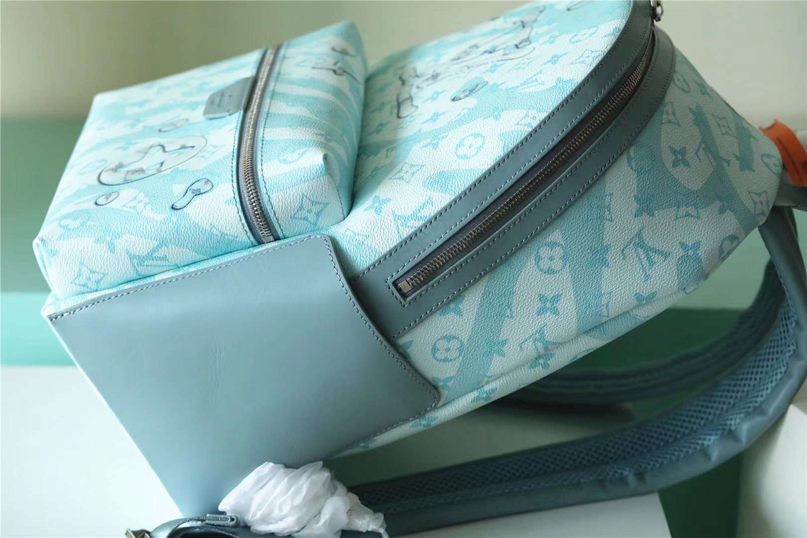 L0vis Vvtt0n Discovery Backpack Blue For Men 11.4in/29cm M22519