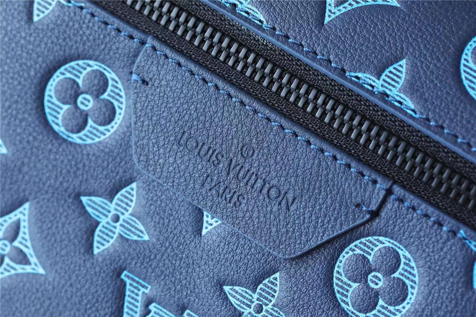 L0vis Vvtt0n Discovery Backpack Dark Blue For Men 11.4in/29cm