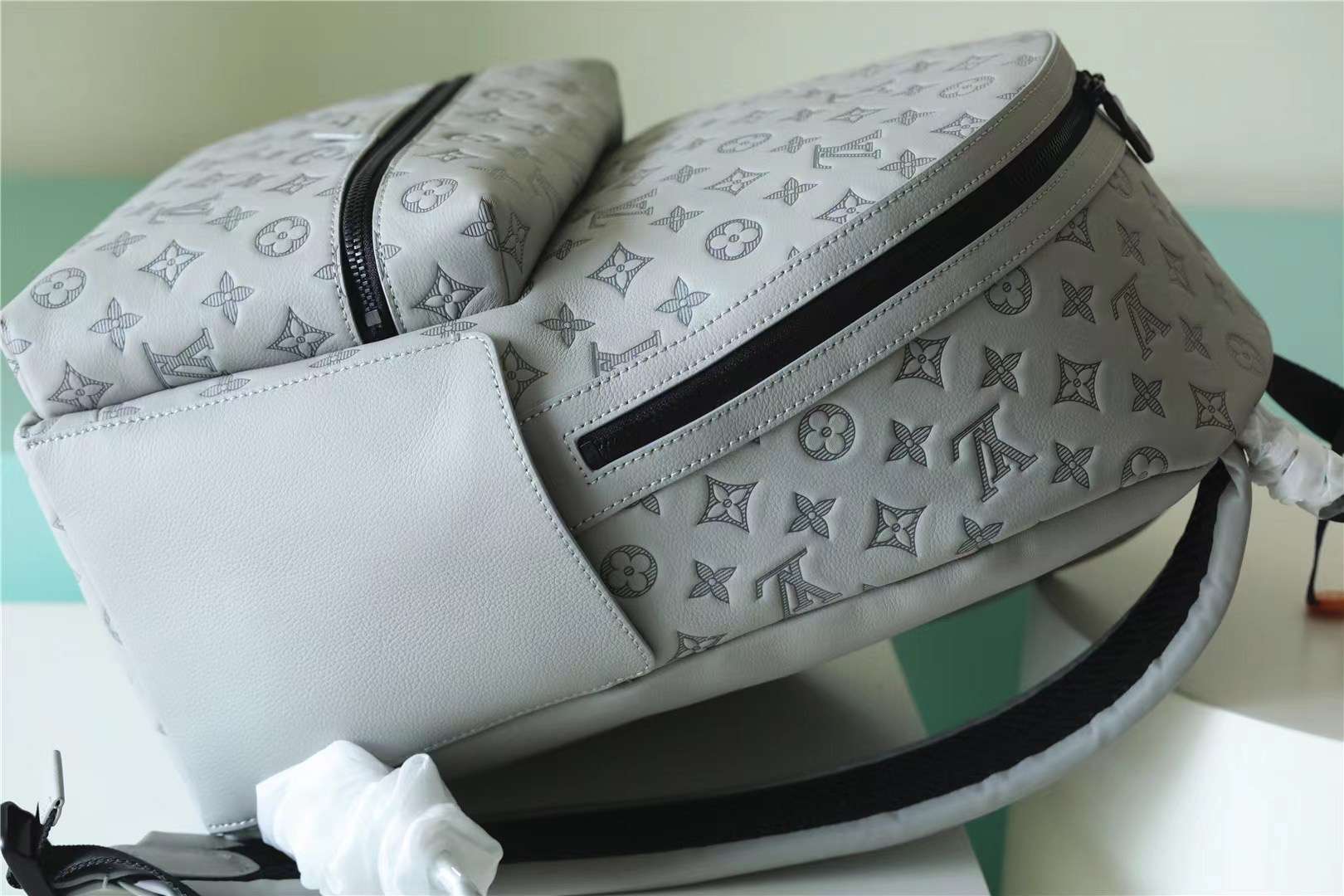 [True-to-ORIGINAL] L0vis Vvtt0n Discovery Backpack Grey For Men 11.4in/29cm