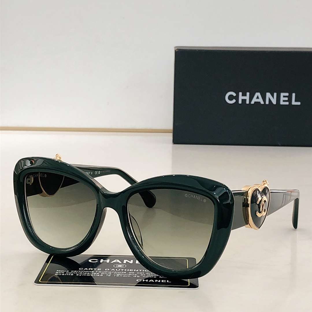 Ch**el Plastic Sunglasses Green For Women