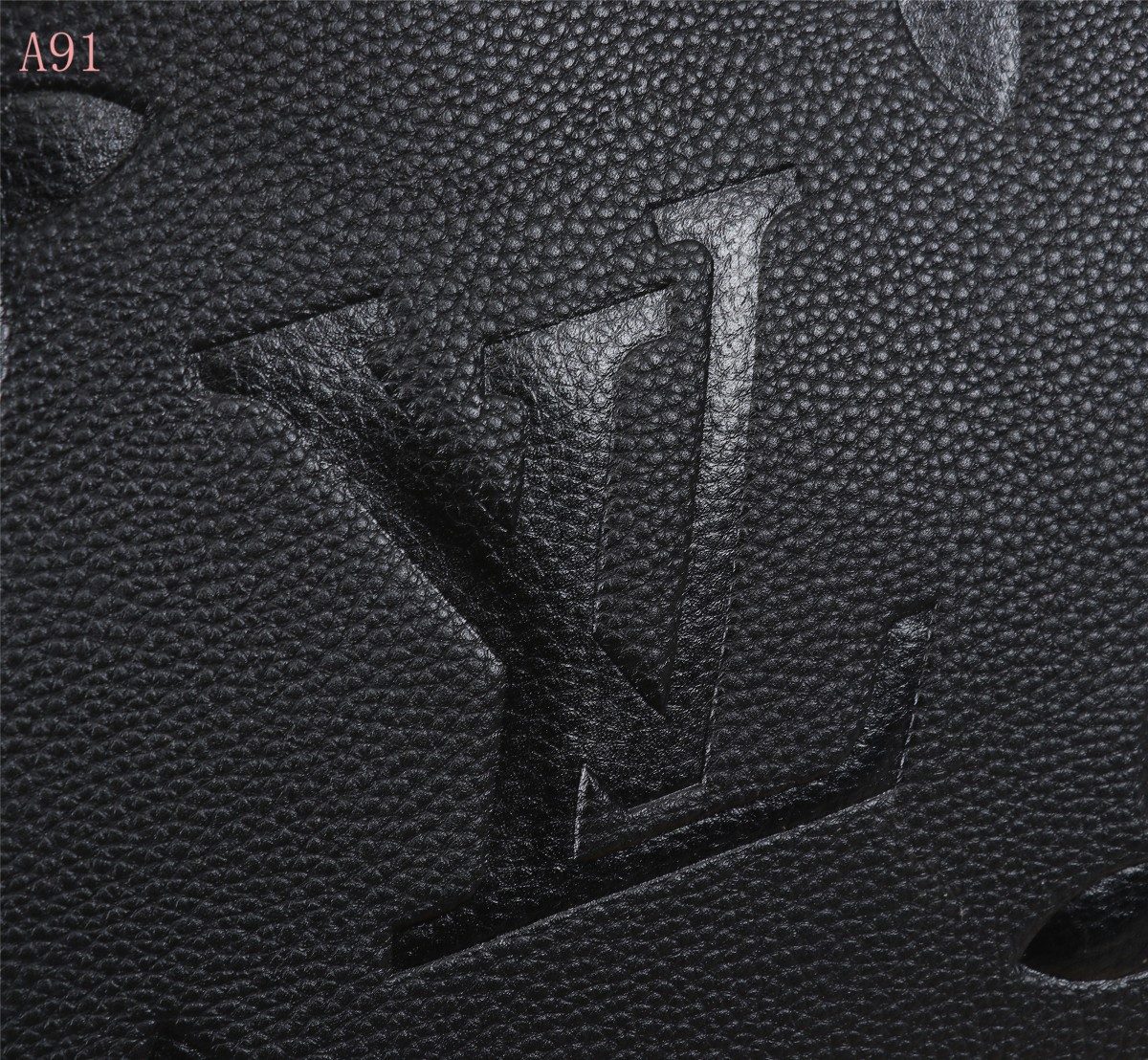 L0vis Vvtt0n Onthego MM Monogram Empreinte Tote Bag Black For Women 35cm LV M45595