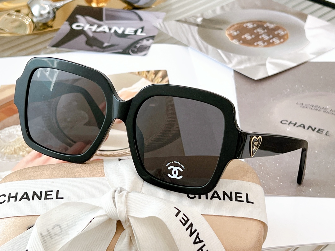 Ch**el Sunglasses Pearls Gold CC Logo Black For Women