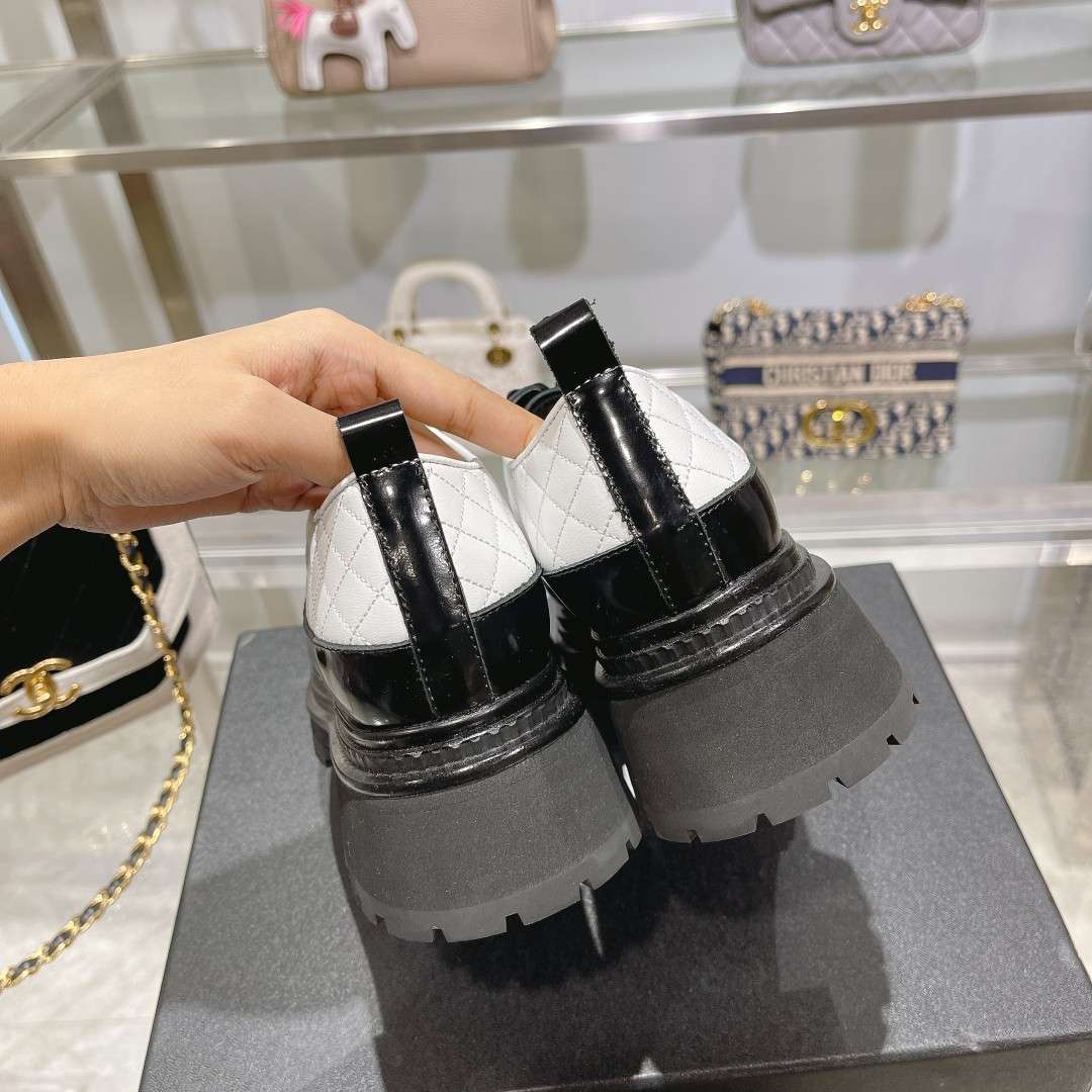 Ch**el Thick Soled Chain Laced Loafers White For Women