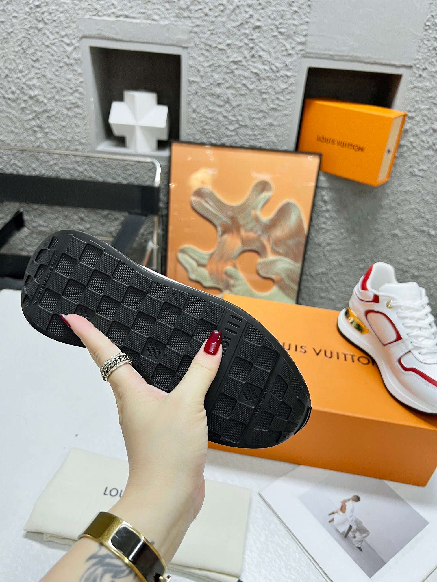 L0vis Vvtt0n Neo Run Away Sneaker White For Women