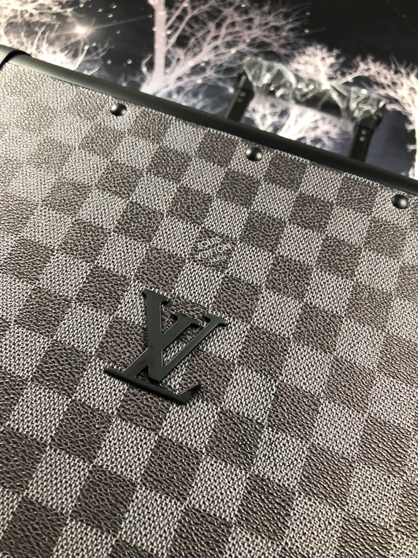 L0vis Vvtt0n Rolling Trunk Black 55cm/21.6in