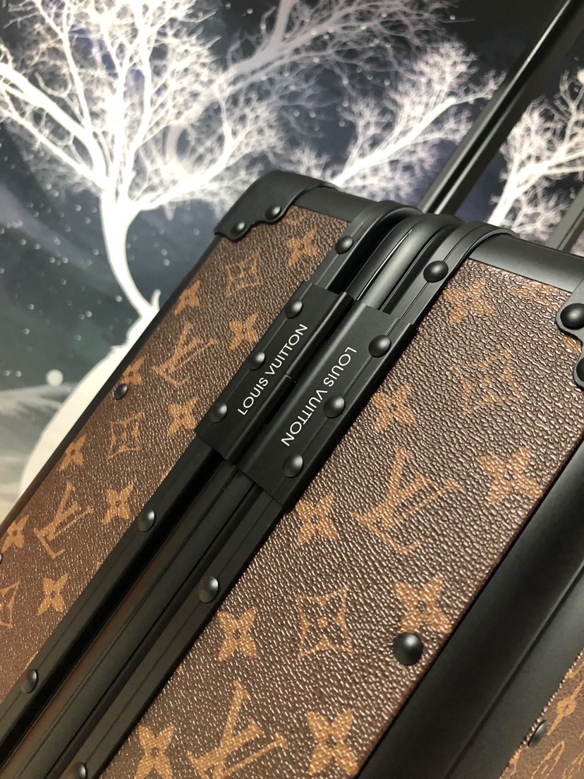 L0vis Vvtt0n Rolling Trunk Brown 55cm/21.6in