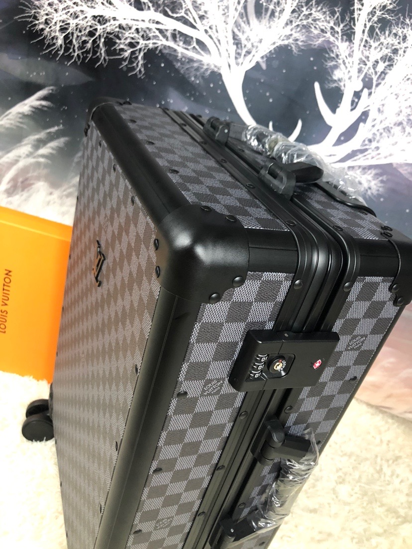 L0vis Vvtt0n Rolling Trunk Black 55cm/21.6in