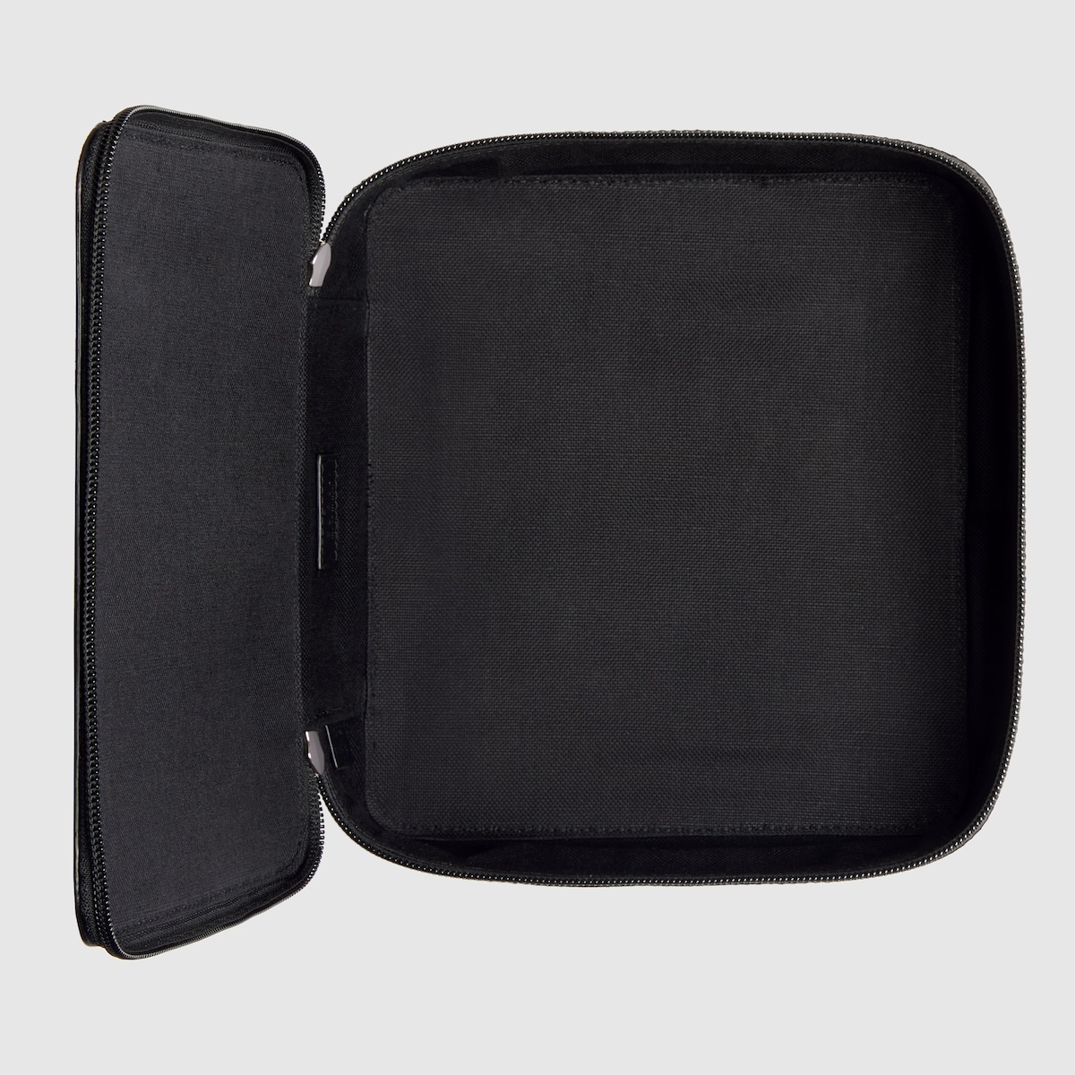 Gvc*1 GG Medium Packing Cube Black 6.7in/22cm 726661 KGD0N 1000