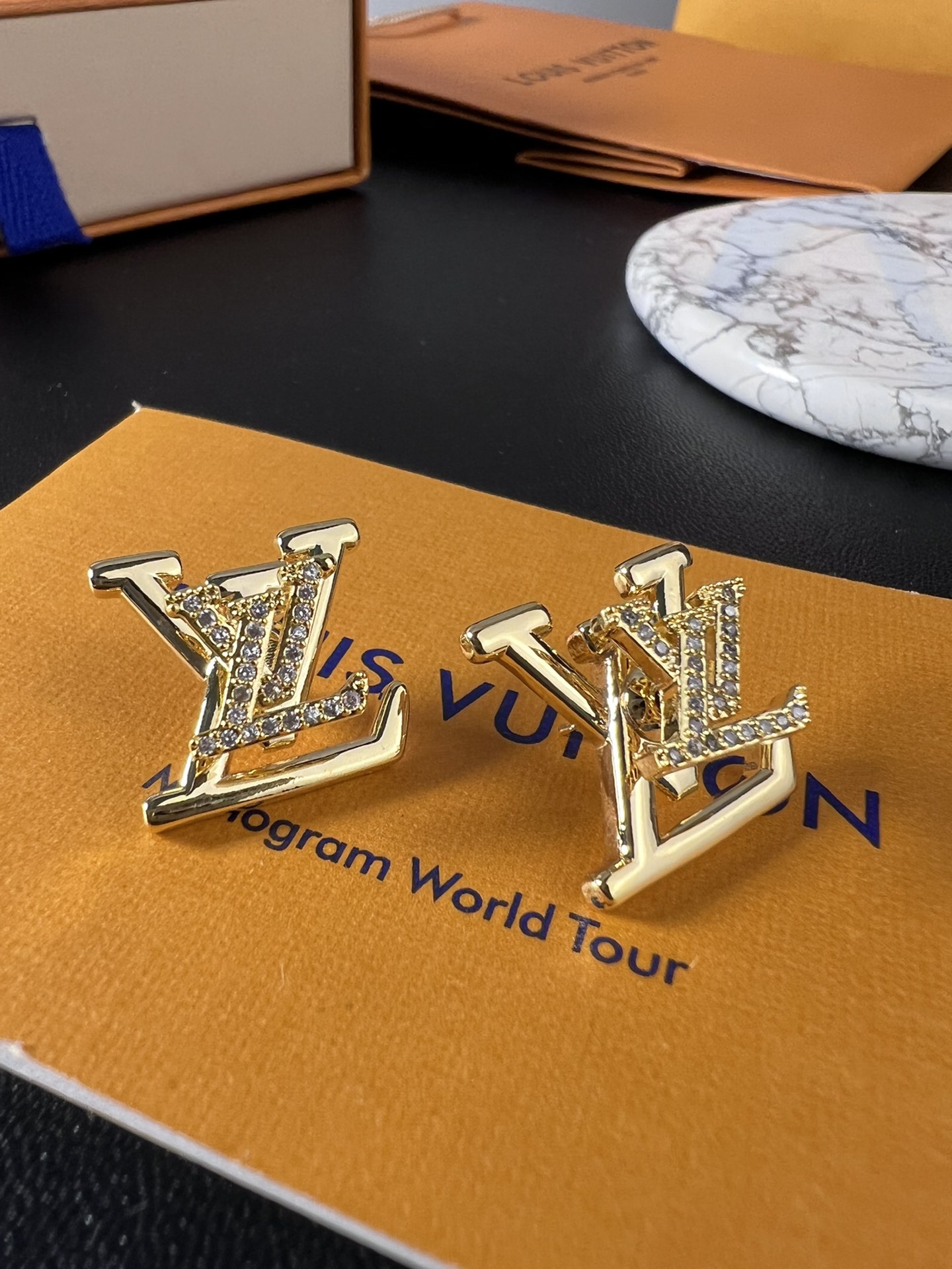 L0vis Vvtt0n Logo LV Earrings Gold For Women