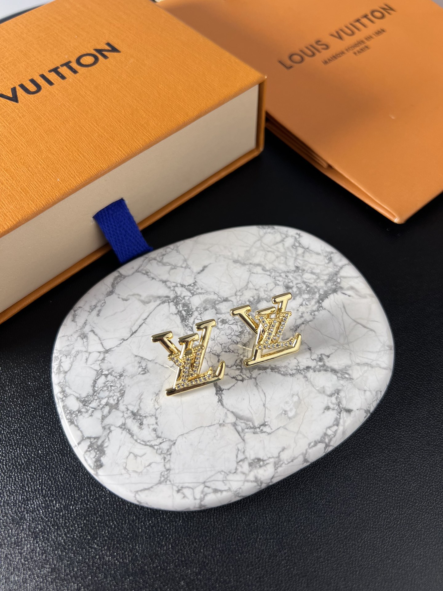 L0vis Vvtt0n Logo LV Earrings Gold For Women