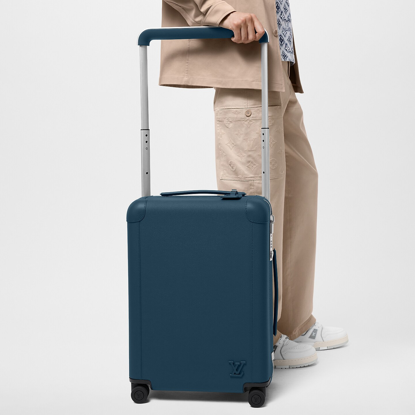 L0vis Vvtt0n Horizon 55 Suitcase Blue 21.7in/55cm M10290
