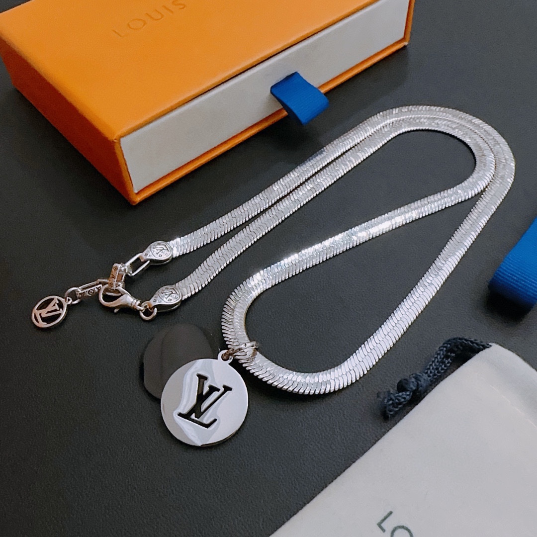 L0vis Vvtt0n Necklace Silver For Women