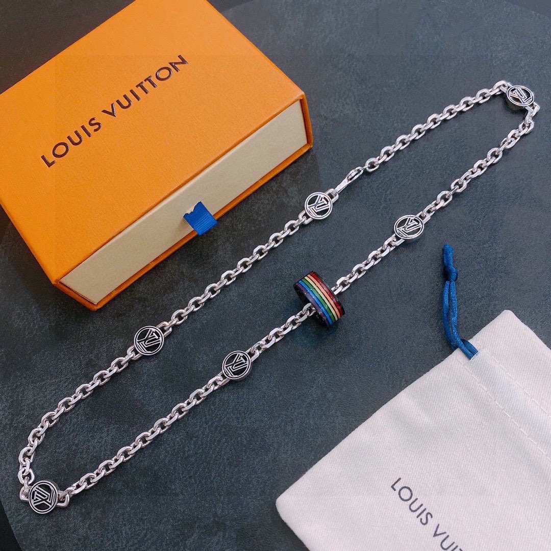 L0vis Vvtt0n Necklace Silver For Women