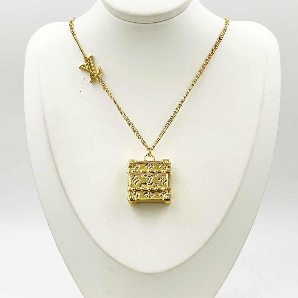 L0vis Vvtt0n The Trunk Locket Necklace Gold For Women