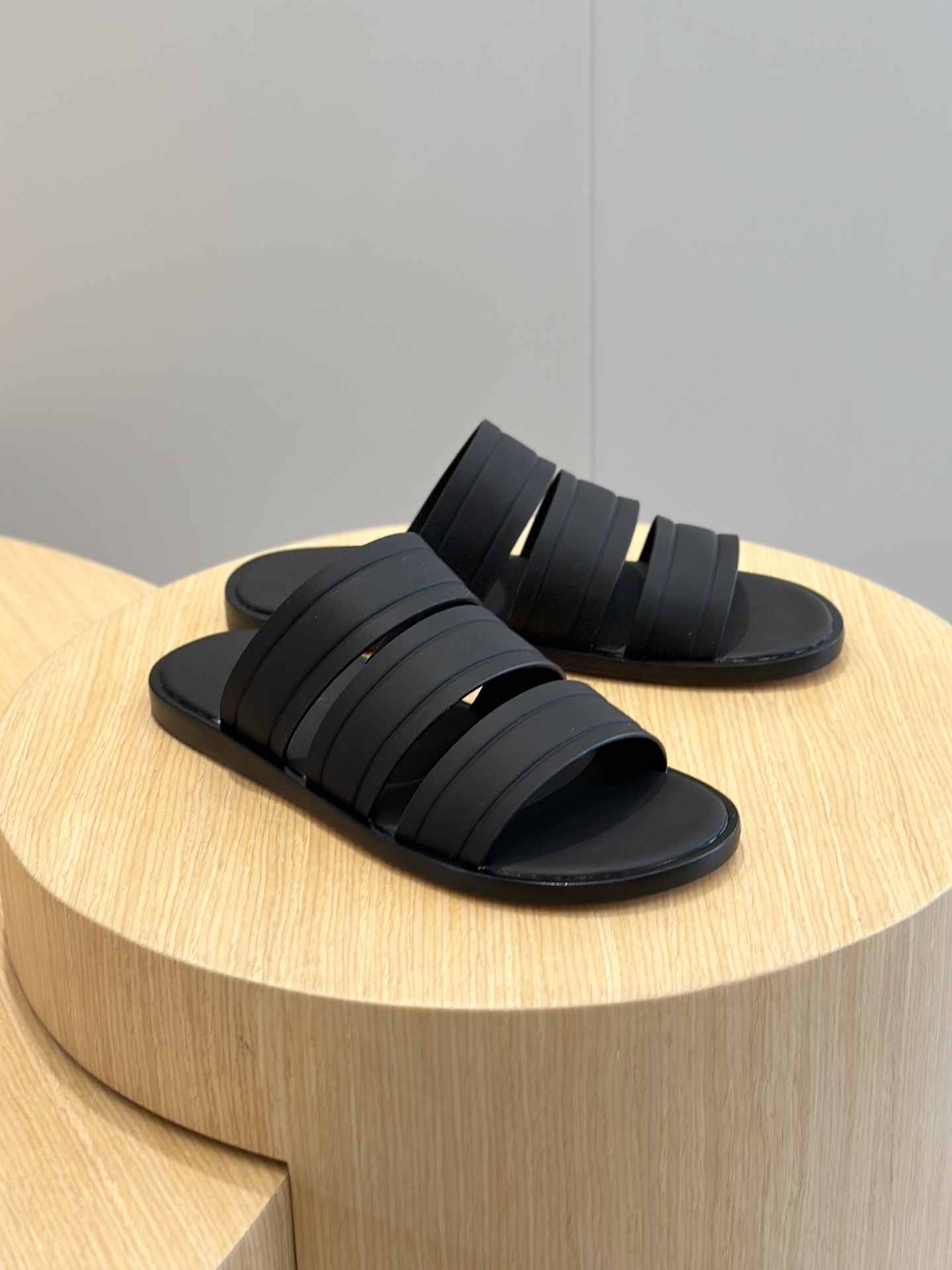 L0r0 P1ana Naha Sandal Black For Men FAN8776