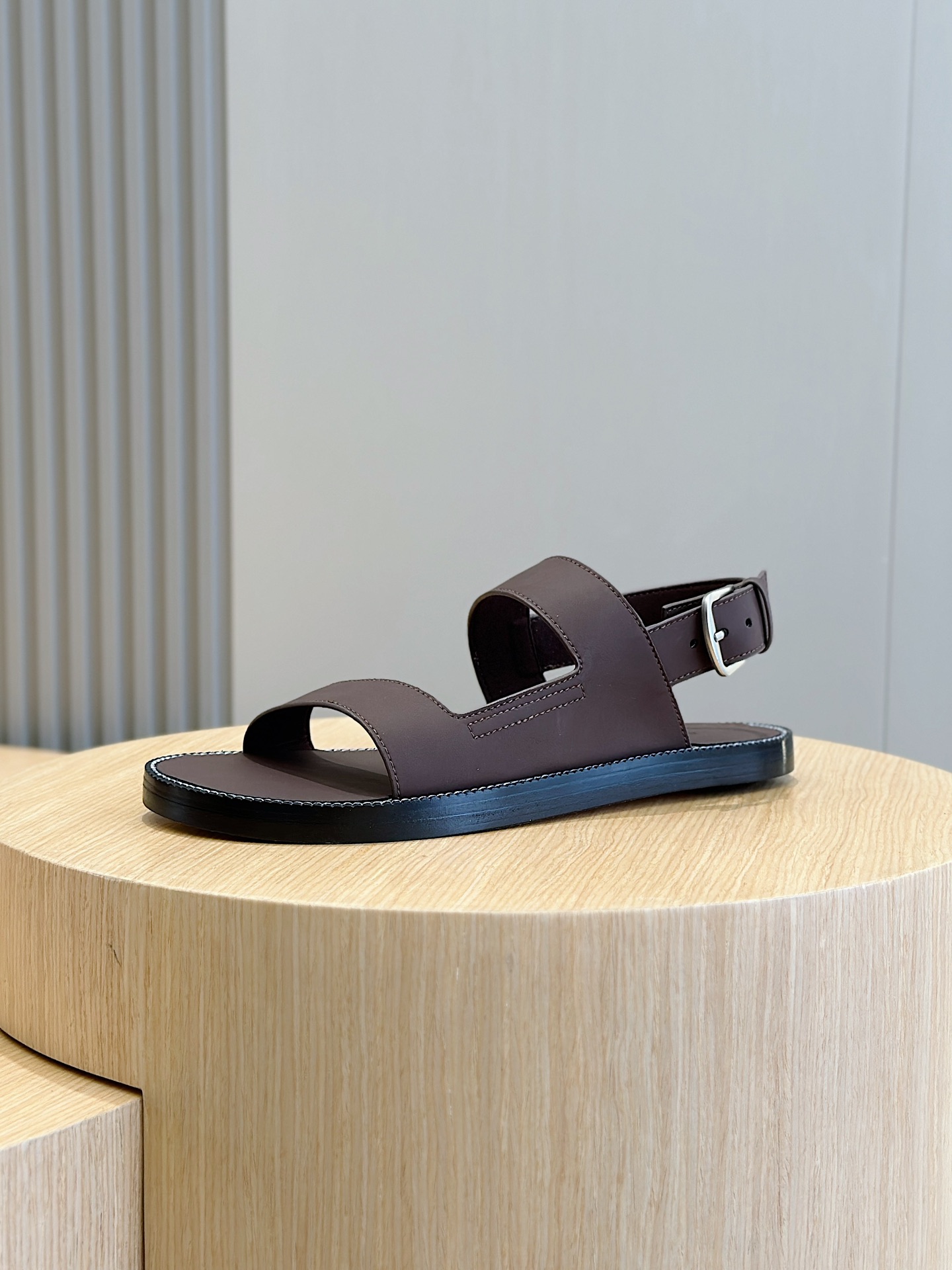 L0r0 P1ana Nama Sandal Dark Brown For Men FAN8703