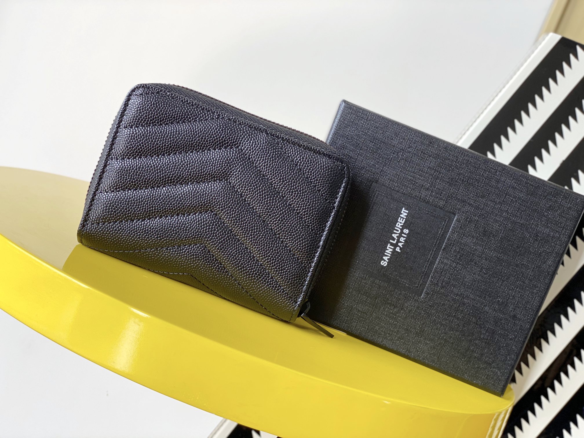 Sa1nt Lau*nt Cassandre Matelaseé Compact Zip Around Wallet Black For Women 4.7in/12cm 668288BOW081000 Y51