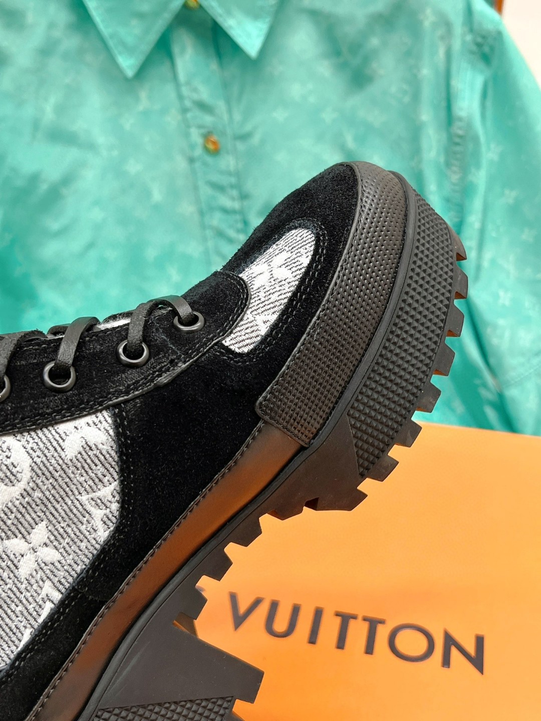 L0vis Vvtt0n Laureate Desert Boots Grey For Women