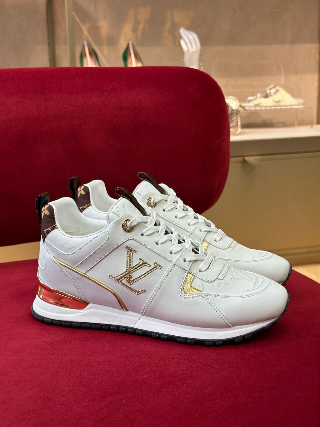 L0vis Vvtt0n Run Away Sneaker White For Women 1AAP3L