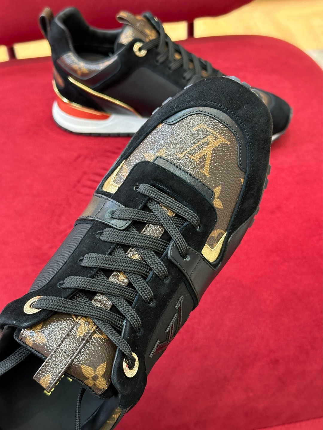 L0vis Vvtt0n Run Away Sneaker Black For Women 1AAP3E