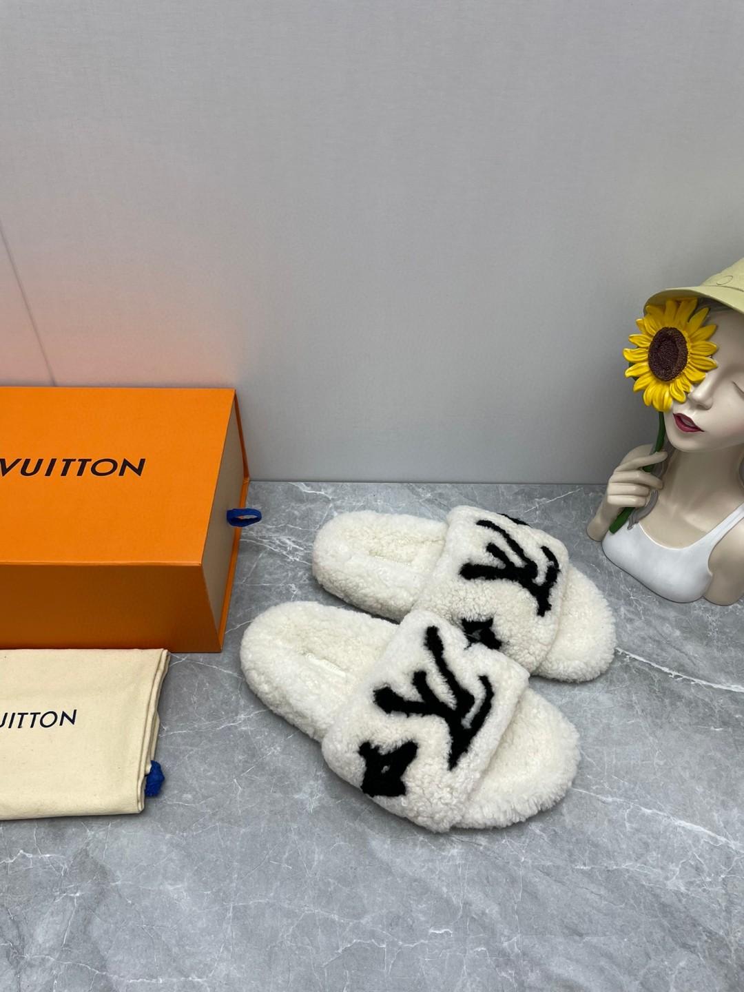 L0vis Vvtt0n Paseo Flat Comfort Mule White For Women