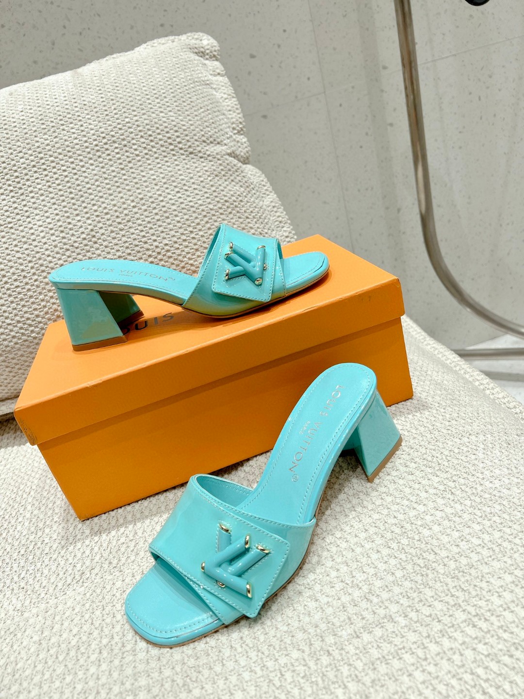 L0vis Vvtt0n Shake Mule Jade Green For Women