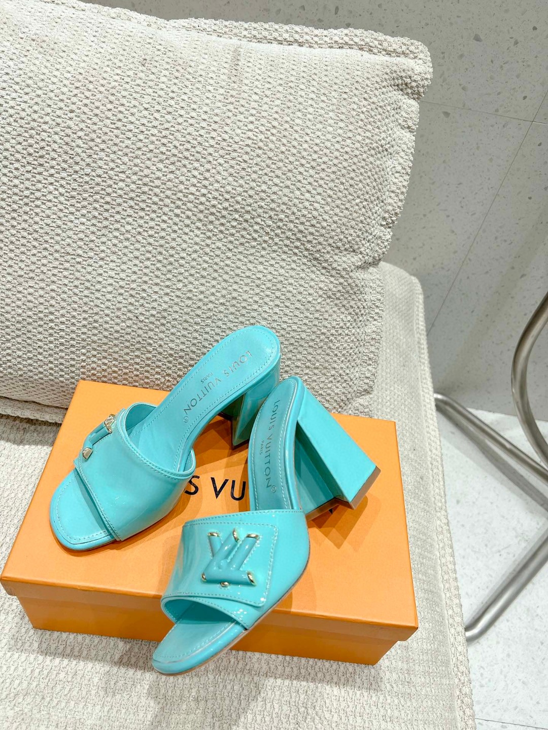 L0vis Vvtt0n Shake Mule Jade Green For Women