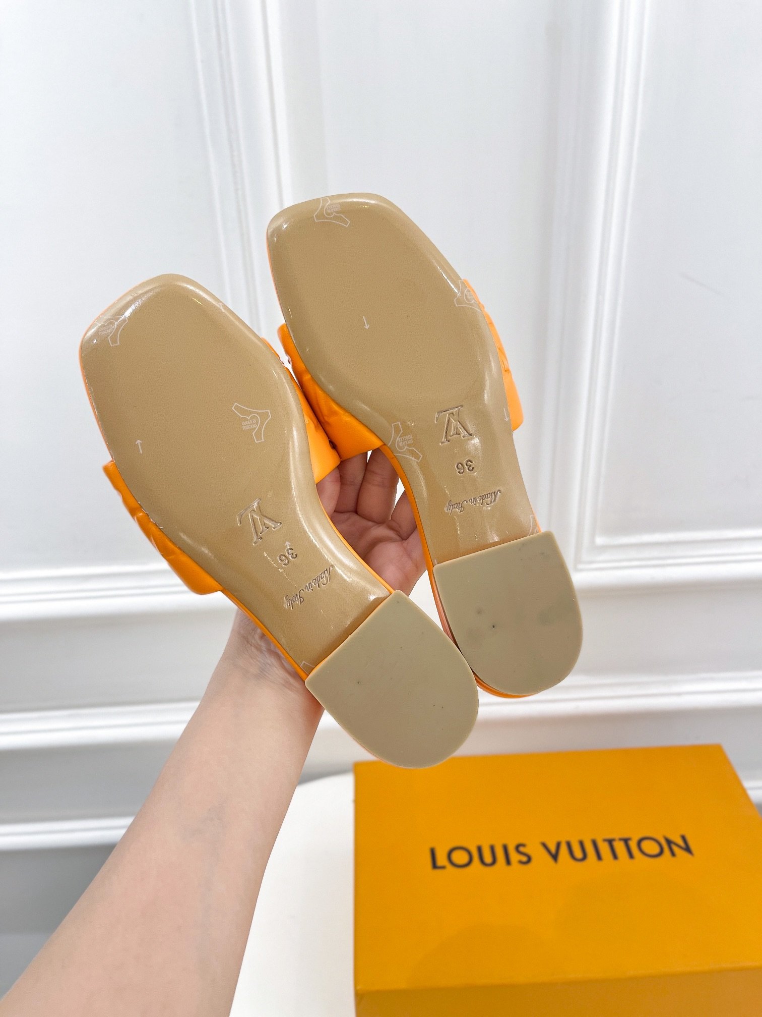 L0vis Vvtt0n Women’s Revival Flat Mule Orange For Women LV