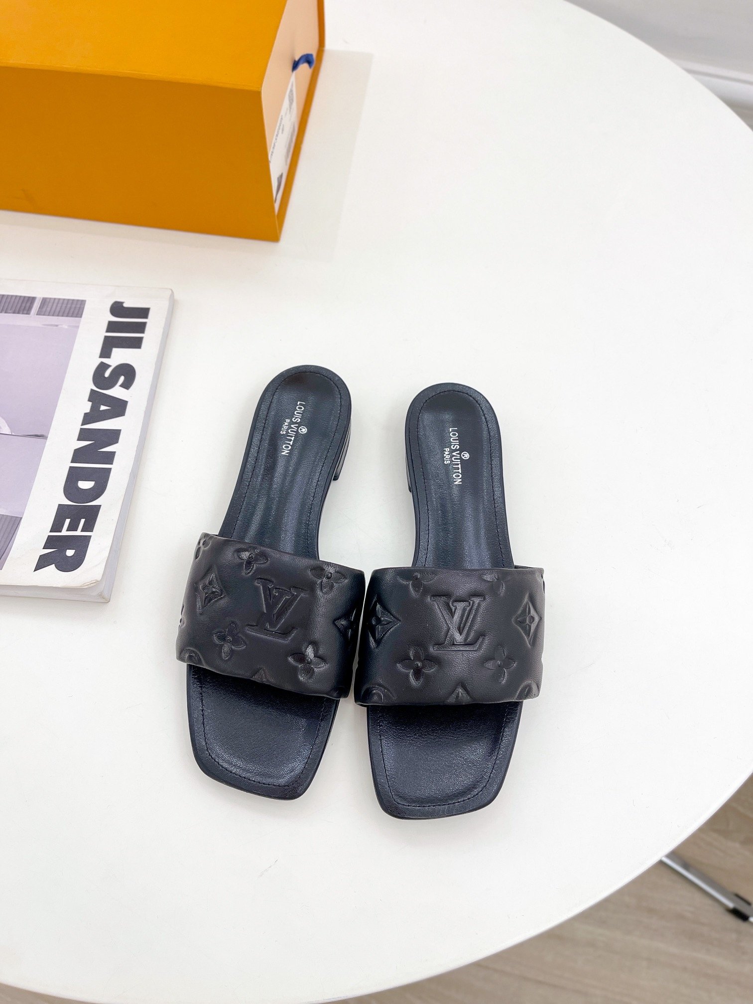 L0vis Vvtt0n Women’s Revival Flat Mule Black For Women LV 1A9P3T