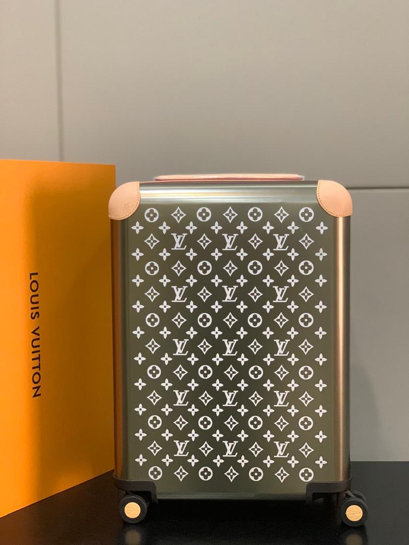 L0vis Vvtt0n Horizon 55 Suitcase Moss Green 21.7in/55cm