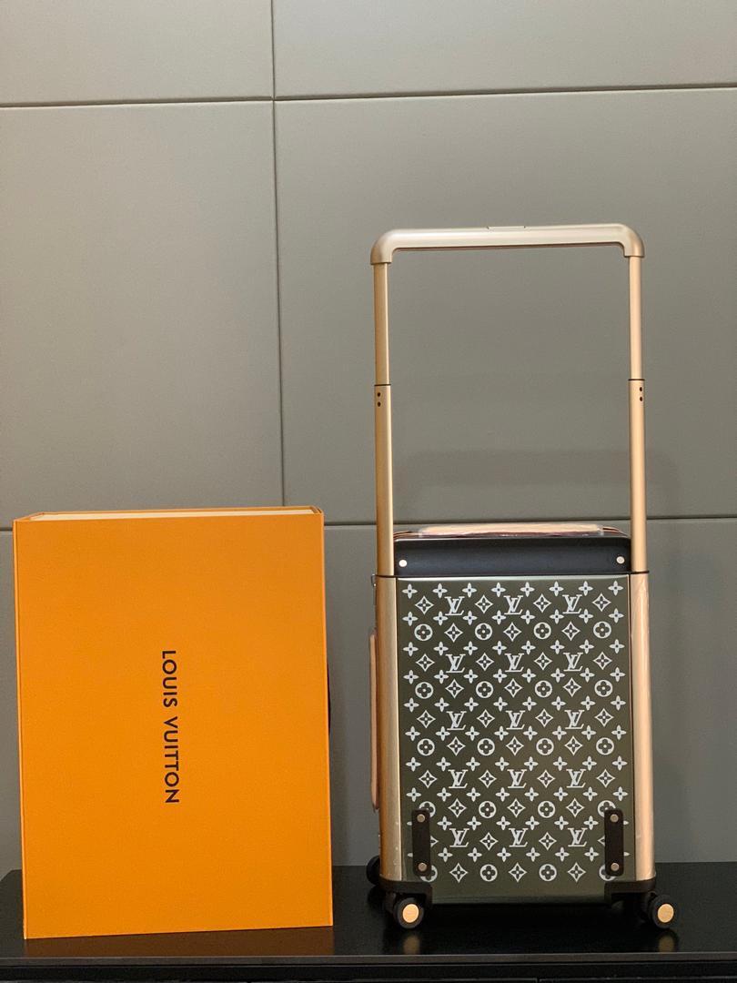 L0vis Vvtt0n Horizon 55 Suitcase Moss Green 21.7in/55cm