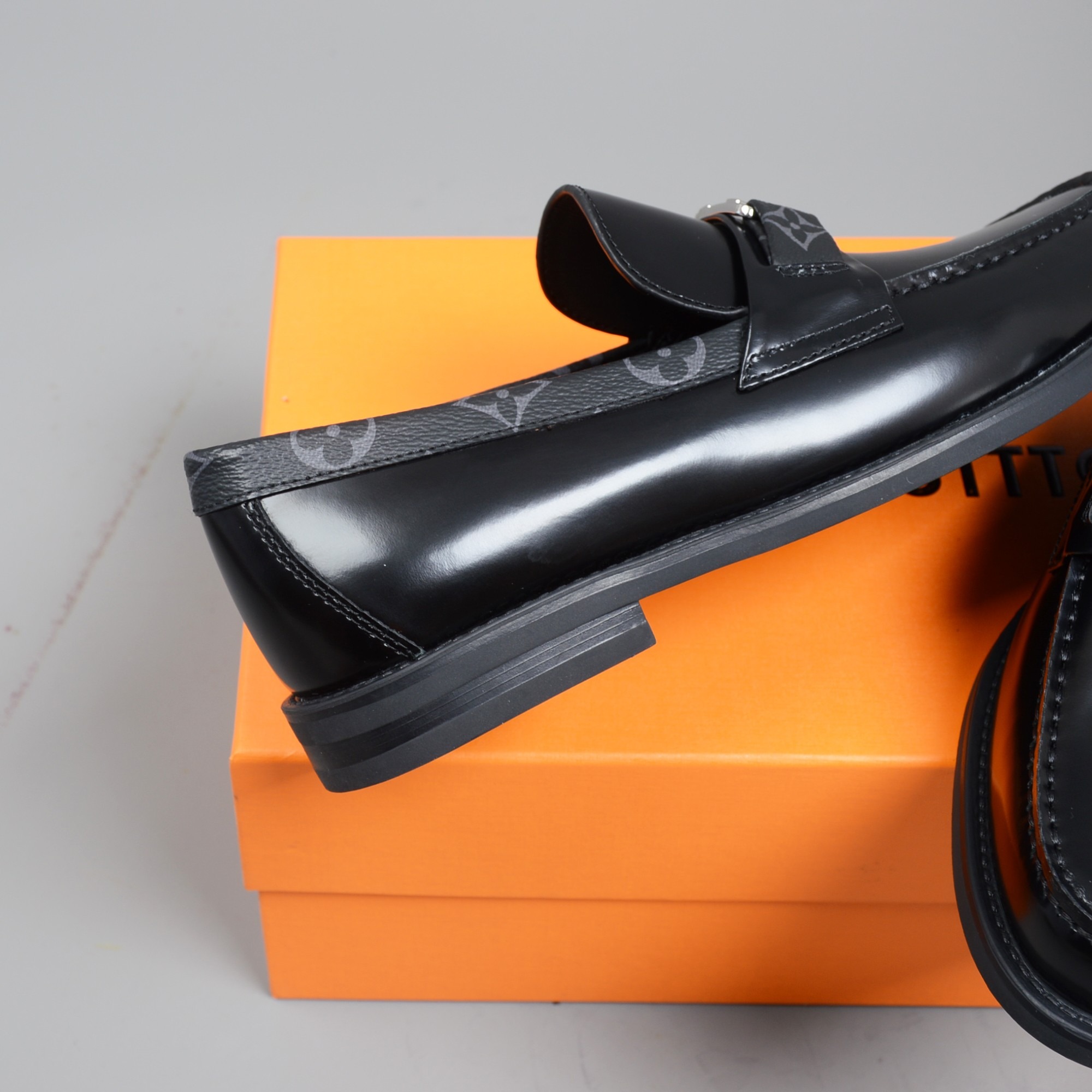 L0vis Vvtt0n Monte Carlo Mocassin Monogram Canvas Black For Men LV