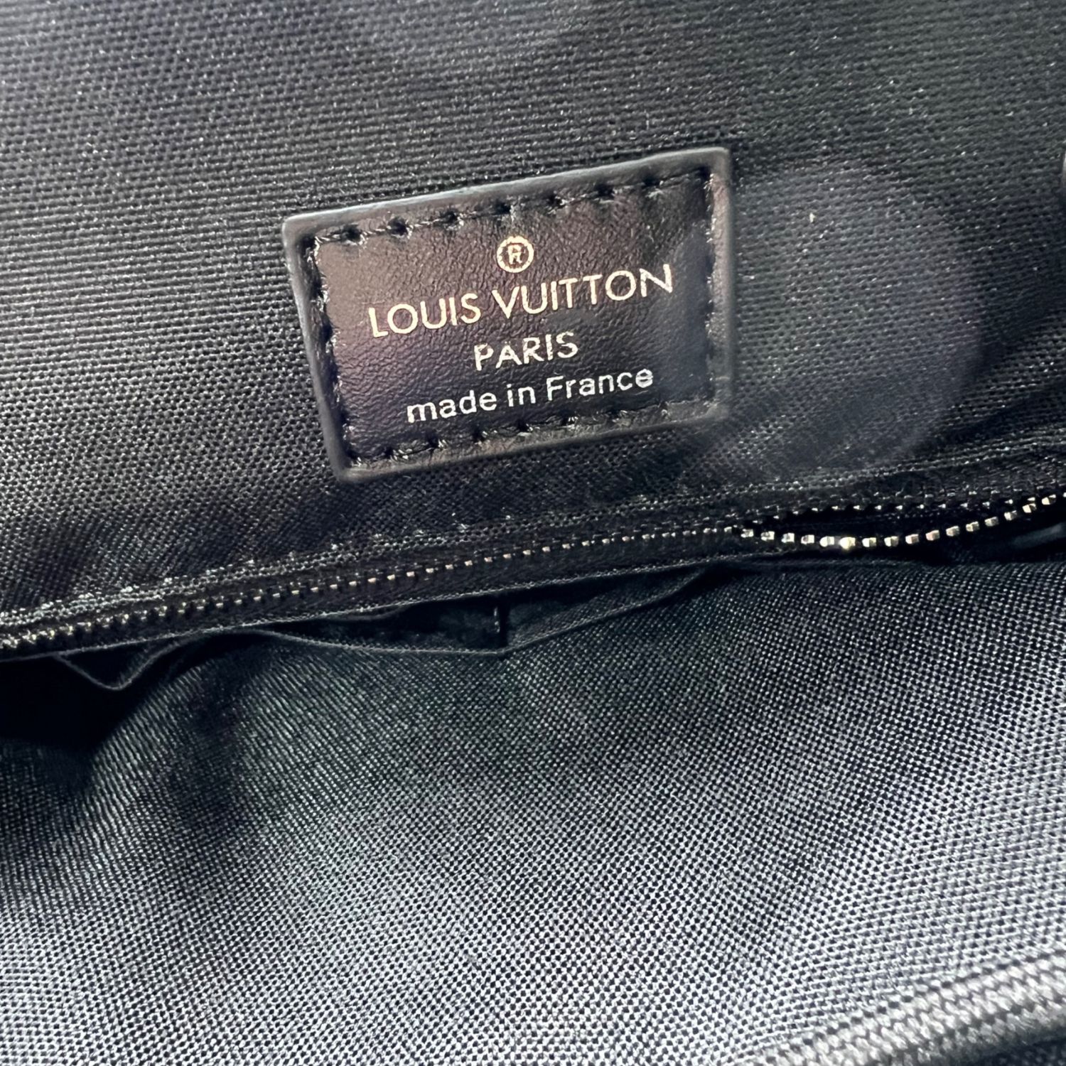 [True-to-ORIGINAL] L0vis Vvtt0n Christopher MM Monogram Black For Men 17.3in/44cm M55699