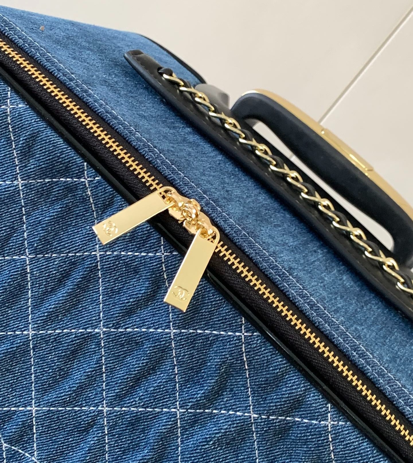 Ch**el Classic D1am0nd-Quilted Suitcase Blue 19.7in/50cm