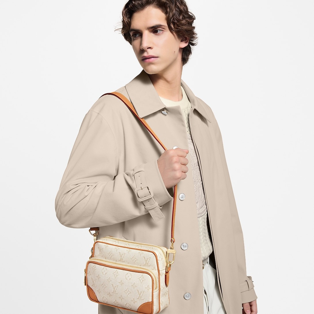 L0vis Vvtt0n Nil Bag Off-White For Men 25cm/9.8in – M14682