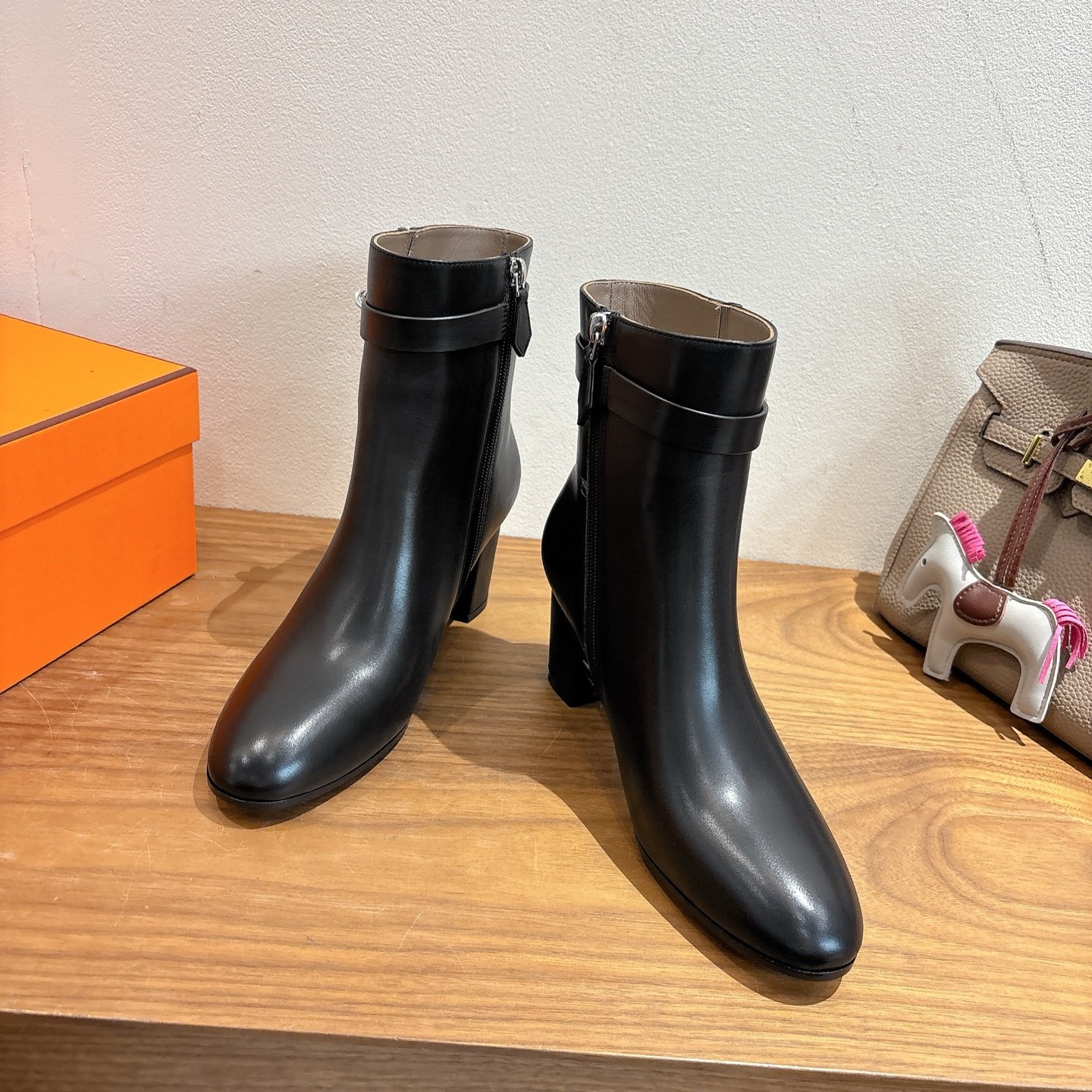 H**me5 Saint Germain Ankle Boots Noir For Women H182102Z 02340