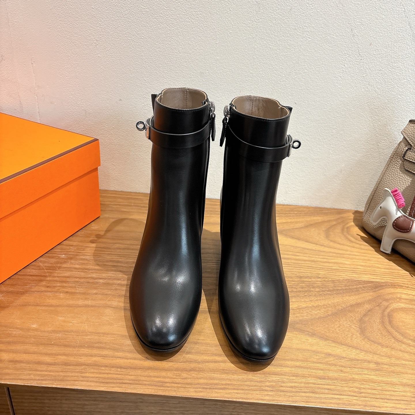 H**me5 Saint Germain Ankle Boots Noir For Women H182102Z 02340