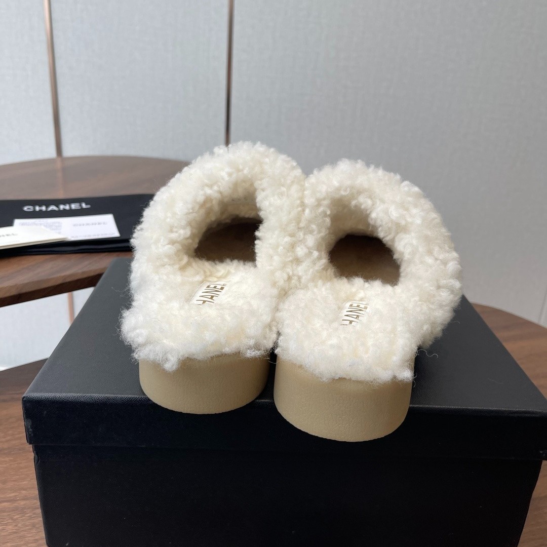 Ch**el Shearling Two-Tone Mules Beige/Black For Women