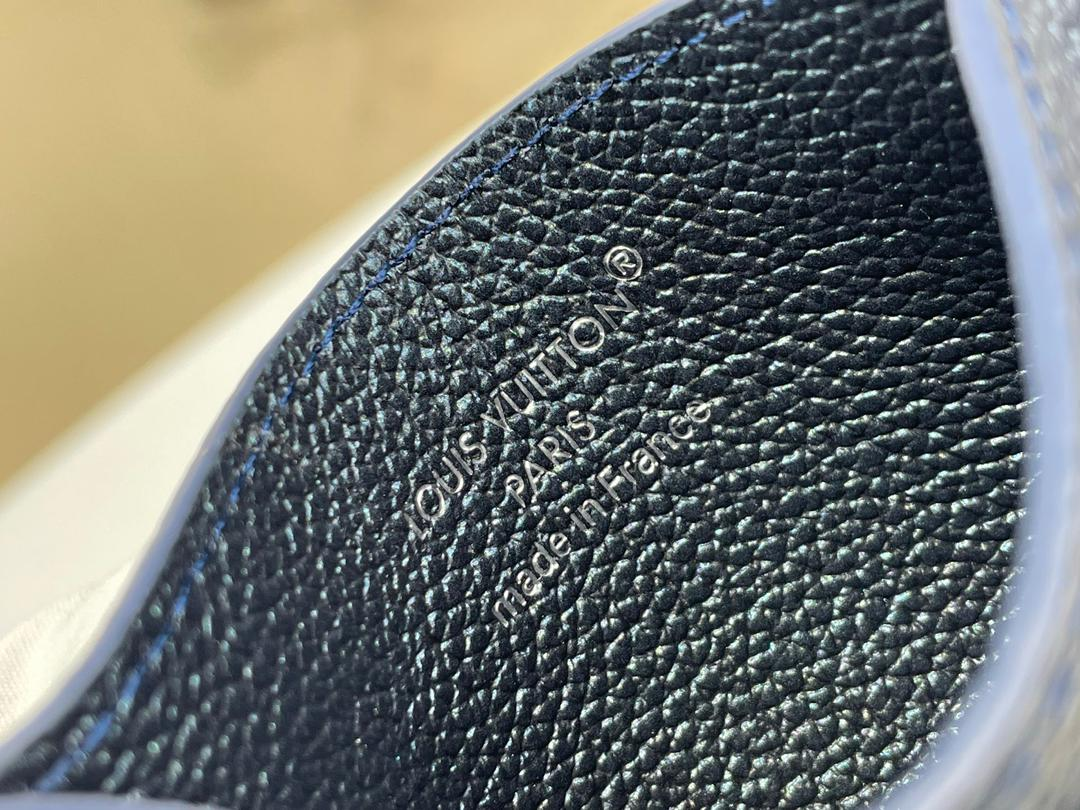 L0vis Vvtt0n LV Charms Card Holder Shimmery Ink For Women 4in/10cm M26525