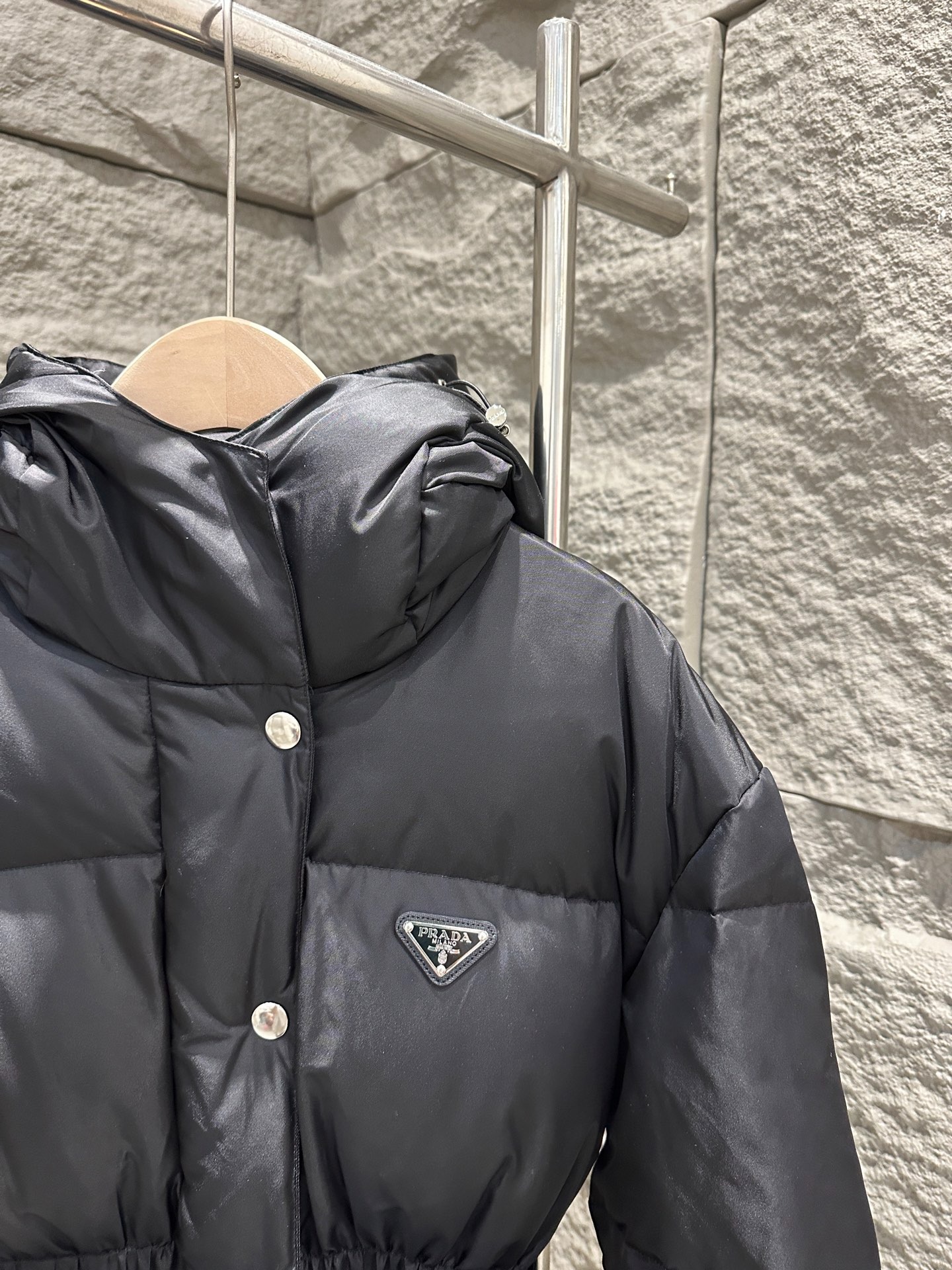 Pra*a Re-Nylon Down Jacket Black For Women – 29X966_1WQ8_F0002_S_OOO