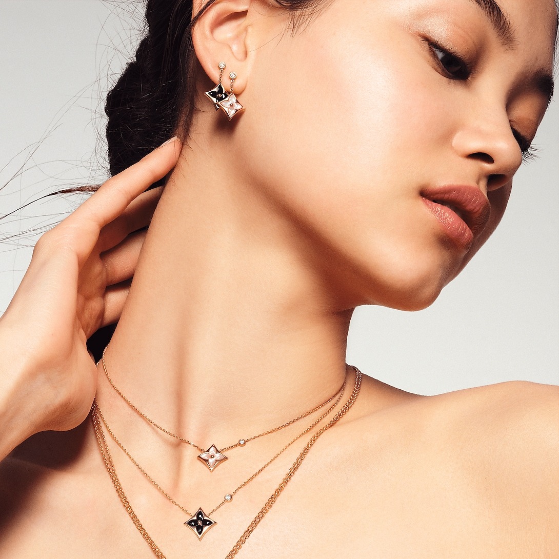 L0vis Vvtt0n Color Blossom BB Star Earrings Pink For Women Q96667